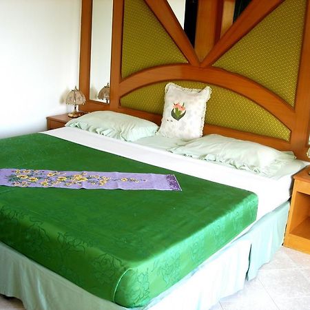 Waree'S Guesthouse Пхукет Экстерьер фото